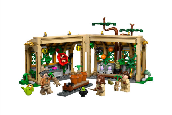 LEGO Harry Potter Zamek Hogwart: Zajęcia Z Zielarstwa 76445, zdjęcie 3