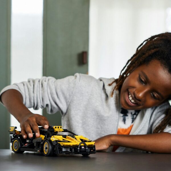 LEGO Technic 42151 Technic - Bolid Bugatti 42151 — zdjęcie 2