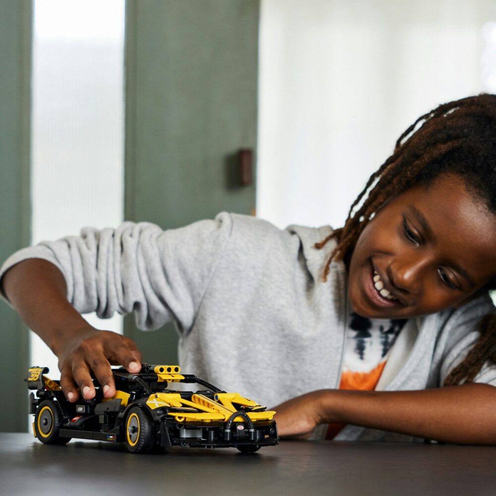 LEGO Technic 42151 Technic - Bolid Bugatti 42151 — zdjęcie 2